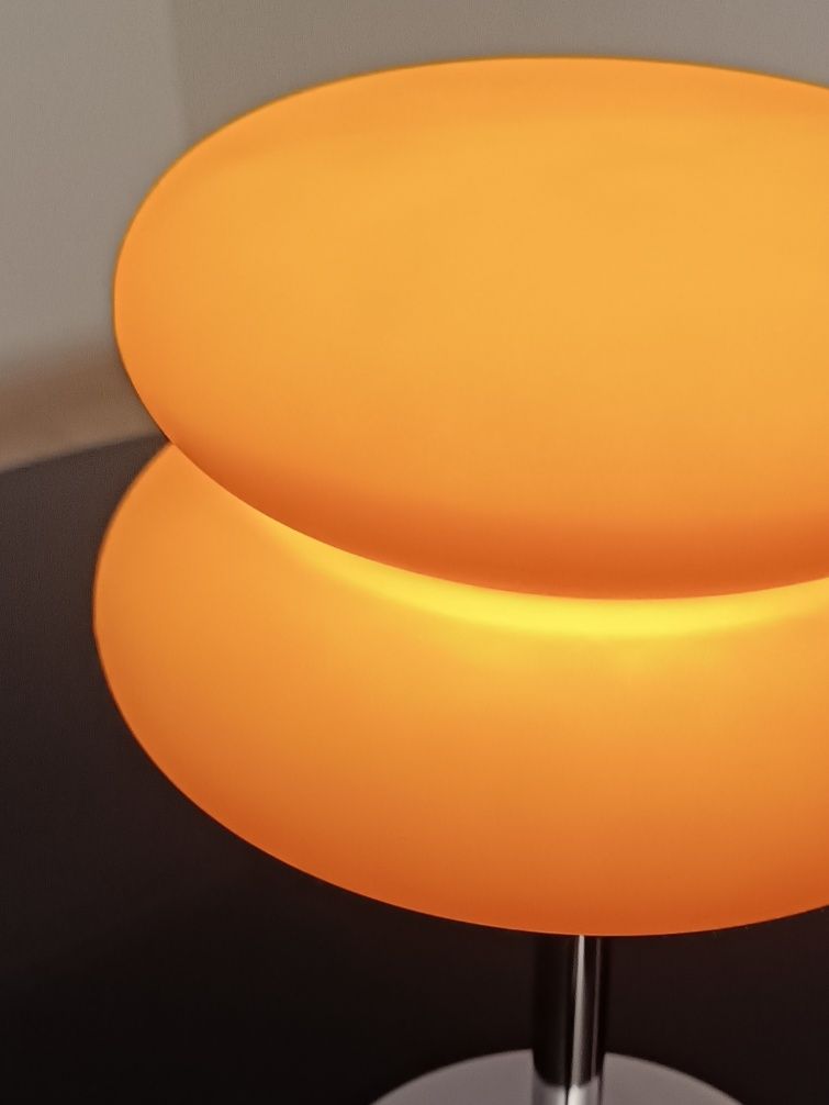 Candeeiro de mesa luz led