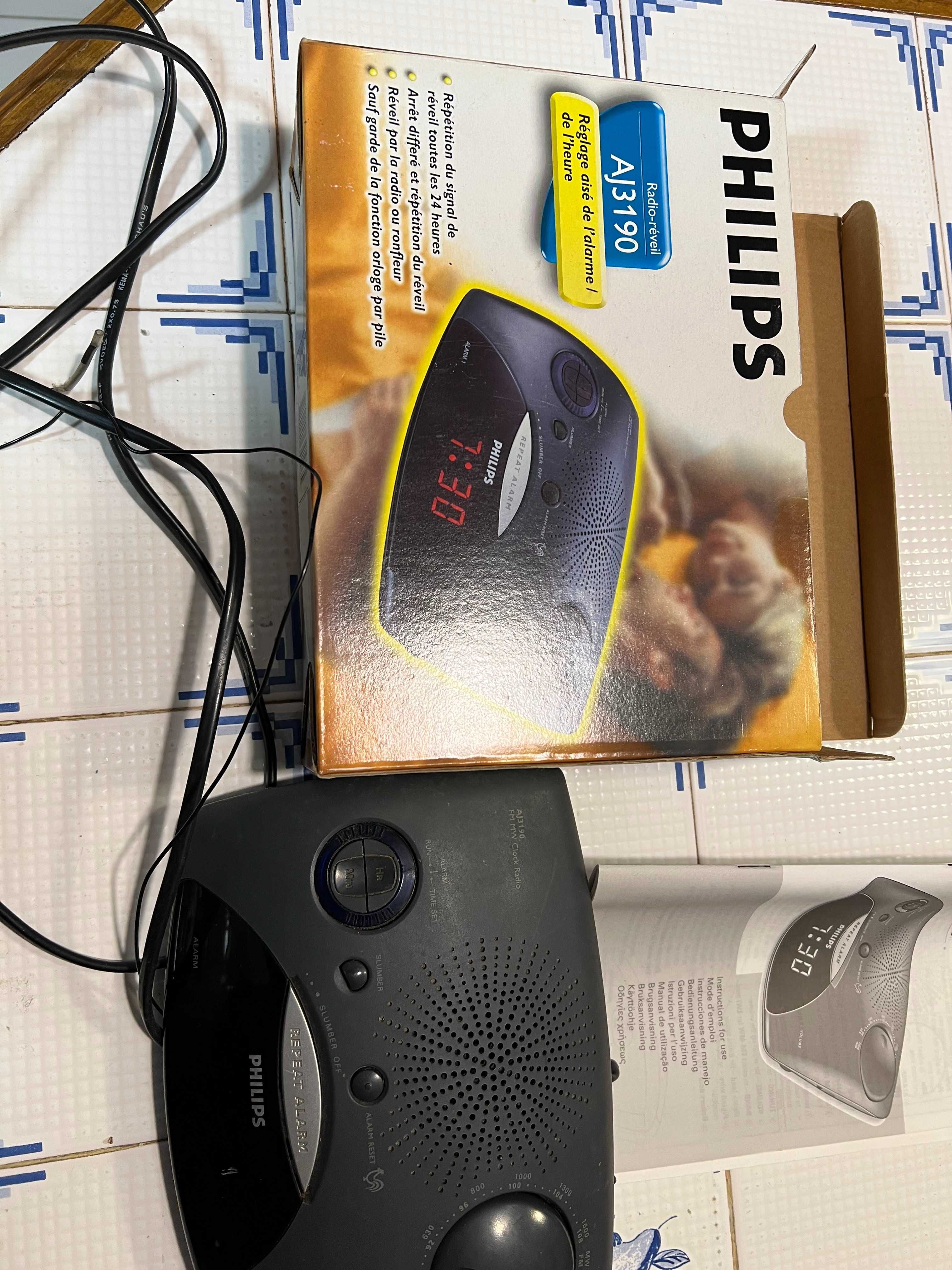 Rádio Despertador Philips, em Ótimo Estado a Funcionar a 100%