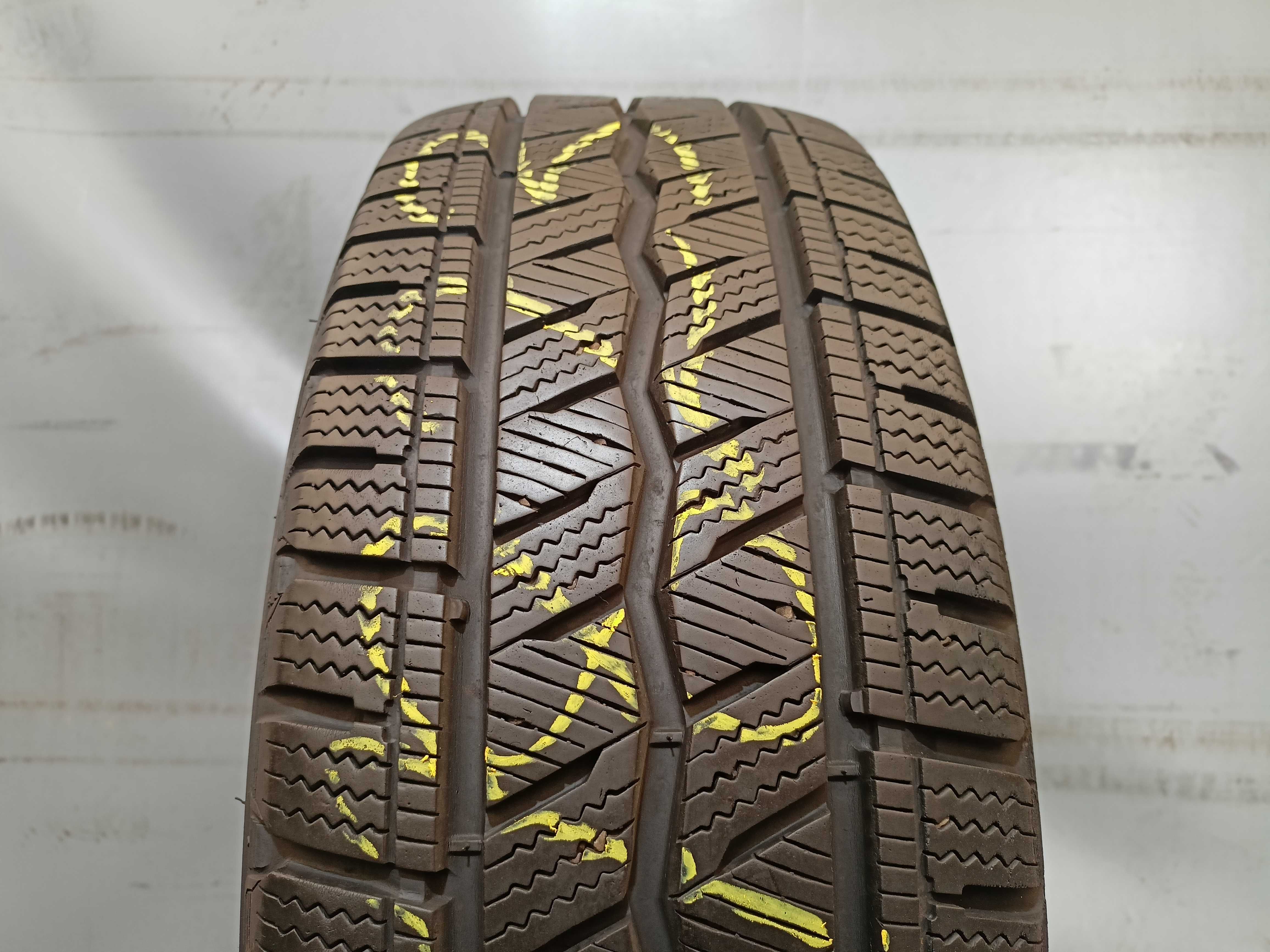 Hankook Winter I Cept LV 215/65/16c 19r. 109/107T 8,8mm (1823)