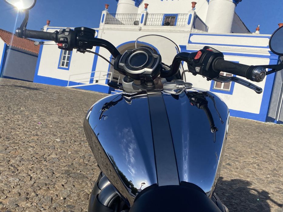 Triumph Rocket III GT, edição limitada Chrome Edition