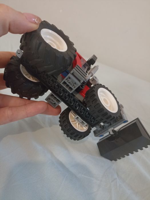 Trator vermelho - lego city 60287