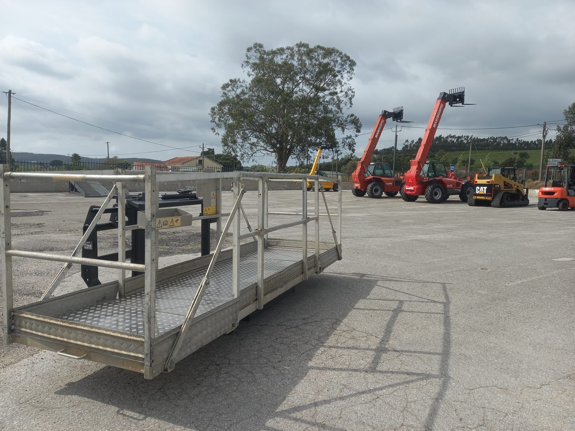 Cesta Manitou / Bobcat