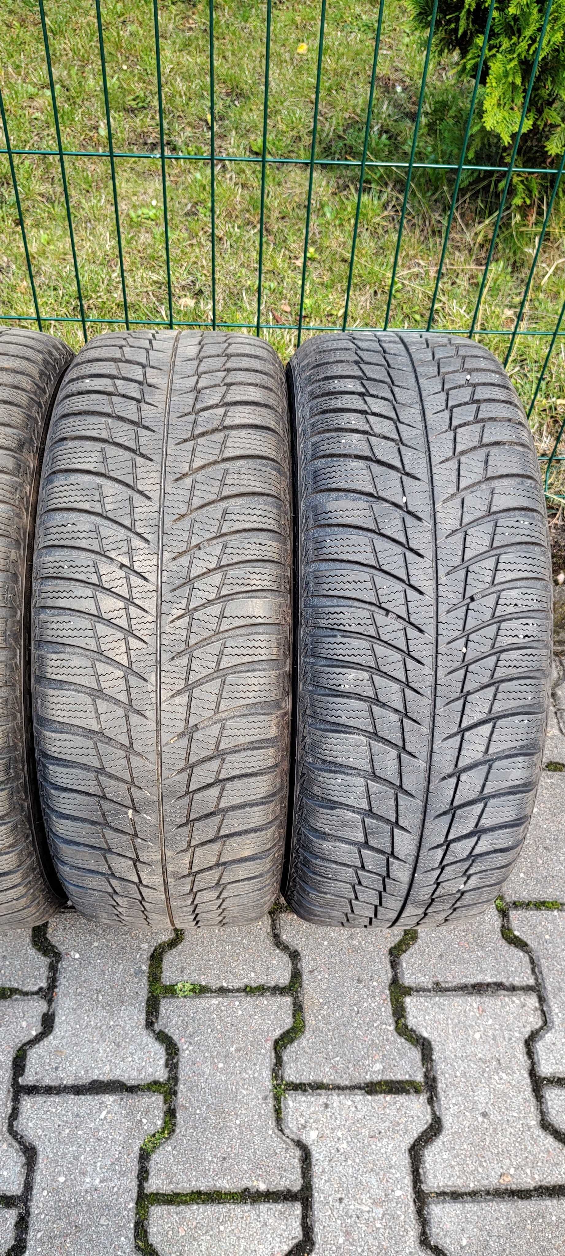 Komplet opon zimowych Bridgestone Blizzak LM001 205/55R16 91H*CZUJNIKI