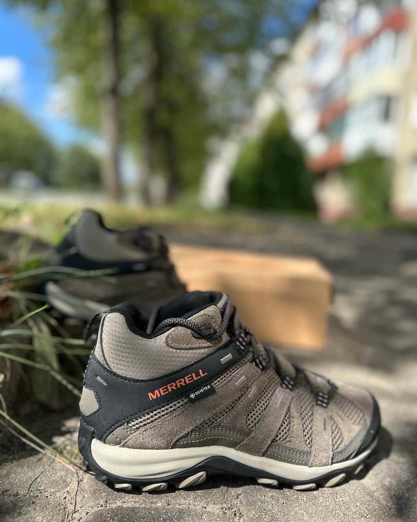 Оригінальні трекінгові черевики Merrell Alverstone 2 MID GTX J036917