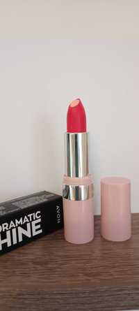 Lśniąca szminka Hydramatic Shine odcień: Hot Pink f-my Avon.