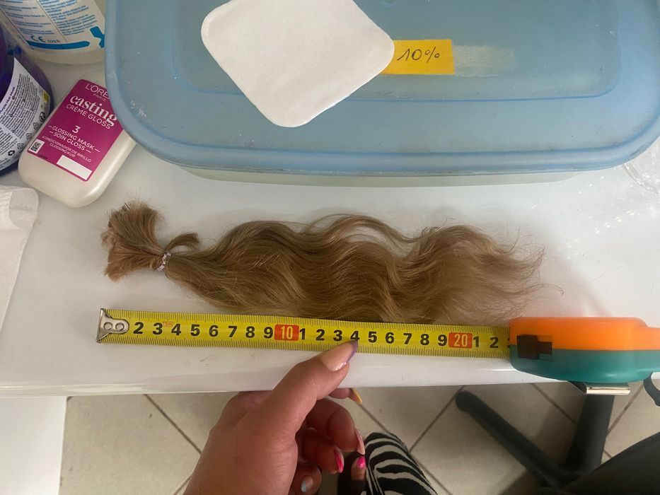 Włosy dziecka jasne