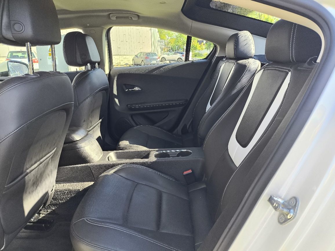 Opel Ampera 1,4 Hybrid Plug-In 151 KM z Niemiec zadbany idealny!