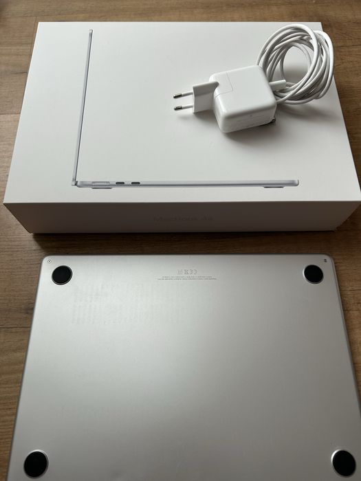 MacBook Air Model A2681
