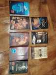 Livros de José Rodrigues dos Santos e Dan Brown.