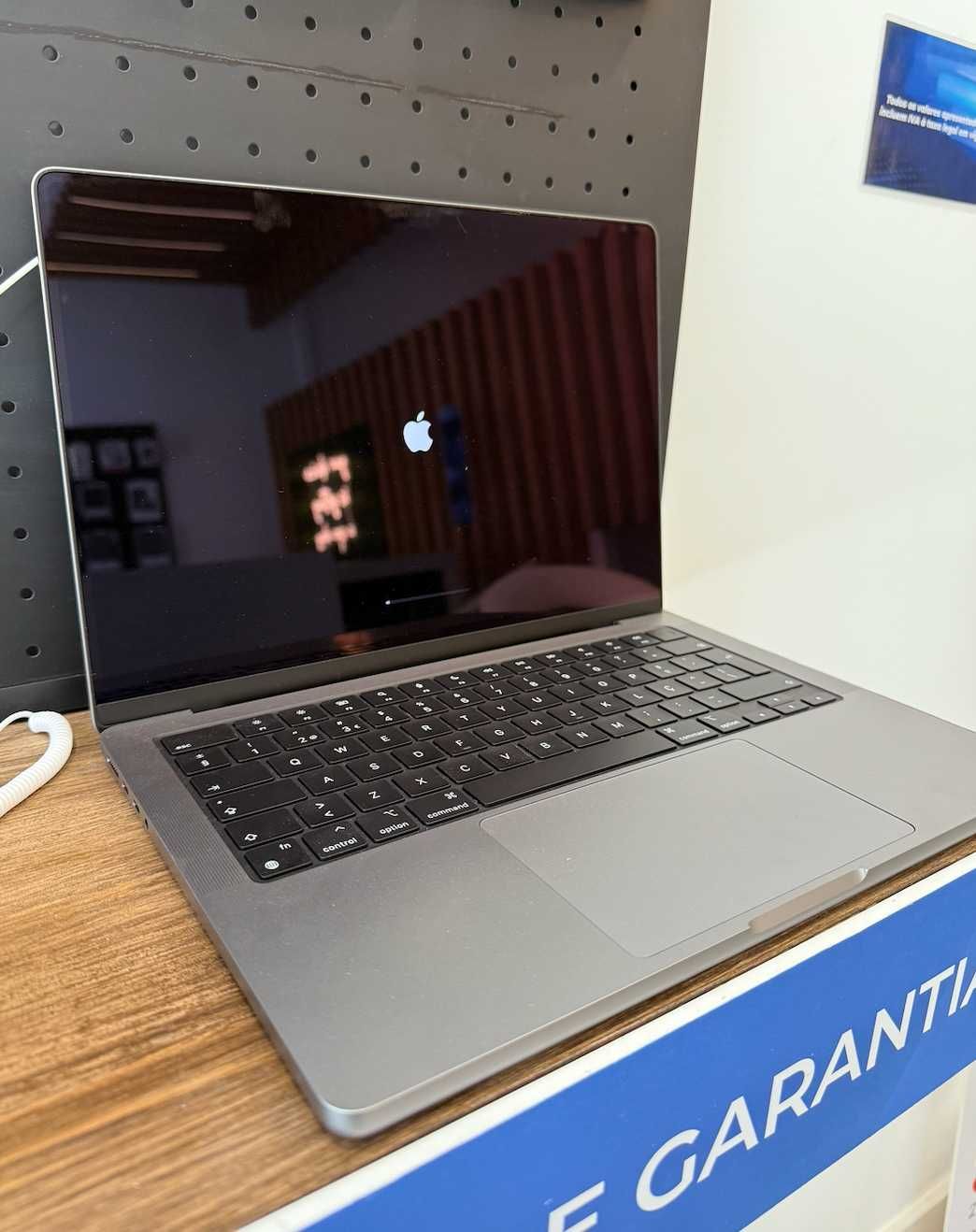 MacBook Pro 14 - 2023 - M3 Pro - 18GB - 512GB - Space Black