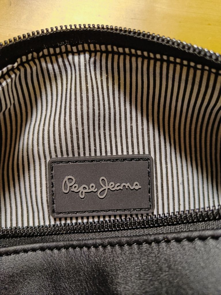 Estojo Pepe Jeans redondo Novo