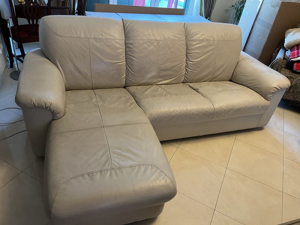 Conjunto de sofas com puff em bom estado