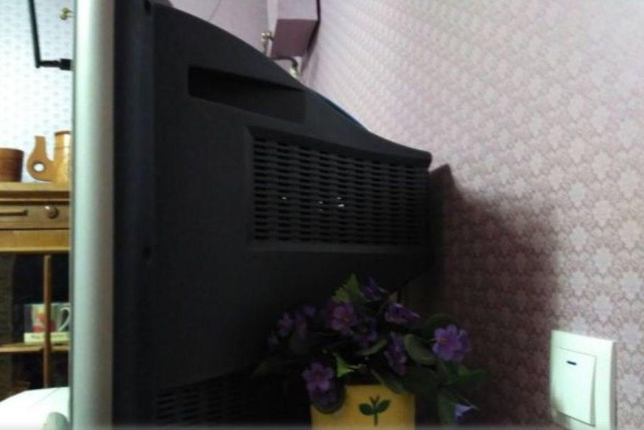 Телевизор LG . диаг. 54 см , можно с приставкой Т2