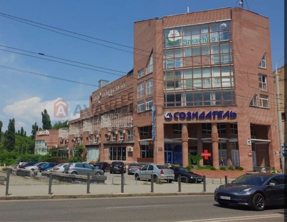 Продам Помещение 176м2. Ул А.Фабра 4 . Пр Яворницкого. Центр.