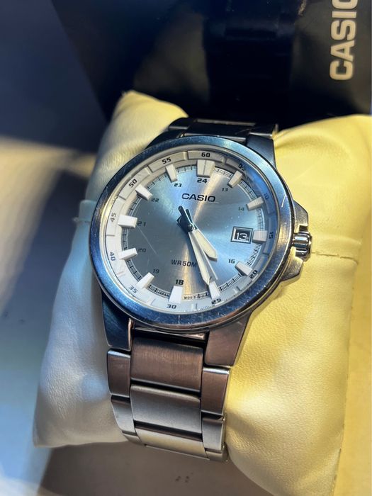 Чоловічий годинник Casio MTP-E173D-7AVEF — Оригінал, стиль, якість!