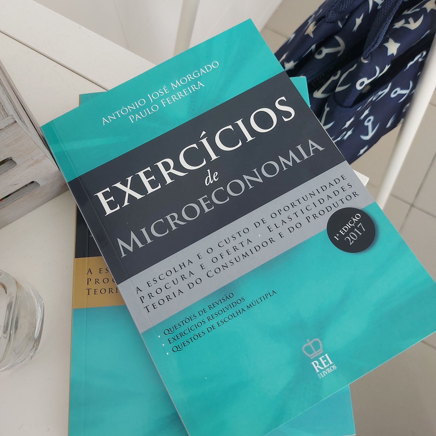 Microeconomia | Manual e Livro de Exercícios