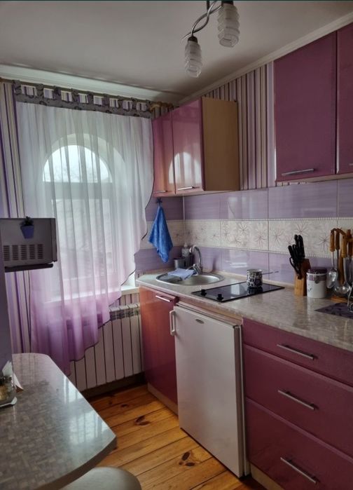 Будинок з великим критим басейном для Вас!