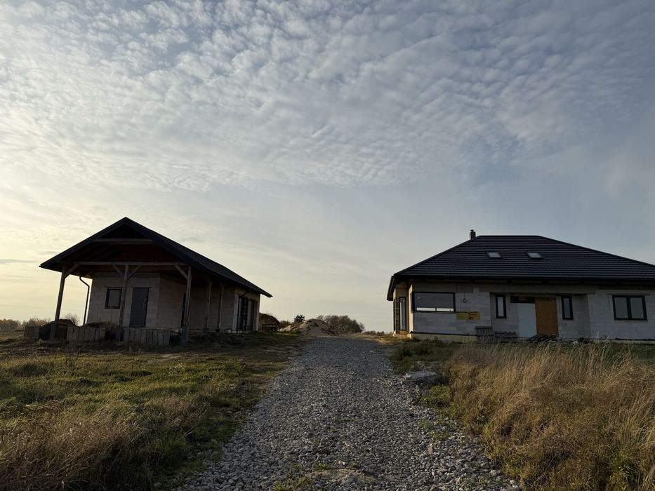 Dom wolnostojacy z garazem