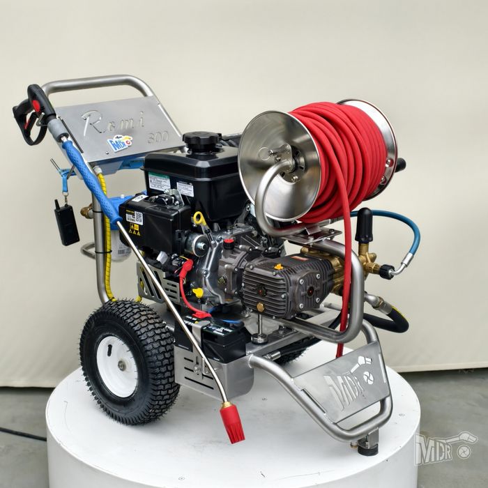 Myjka ciśnieniowa spalinowa ROMI 300 SP silnik Vanguard 14 KM