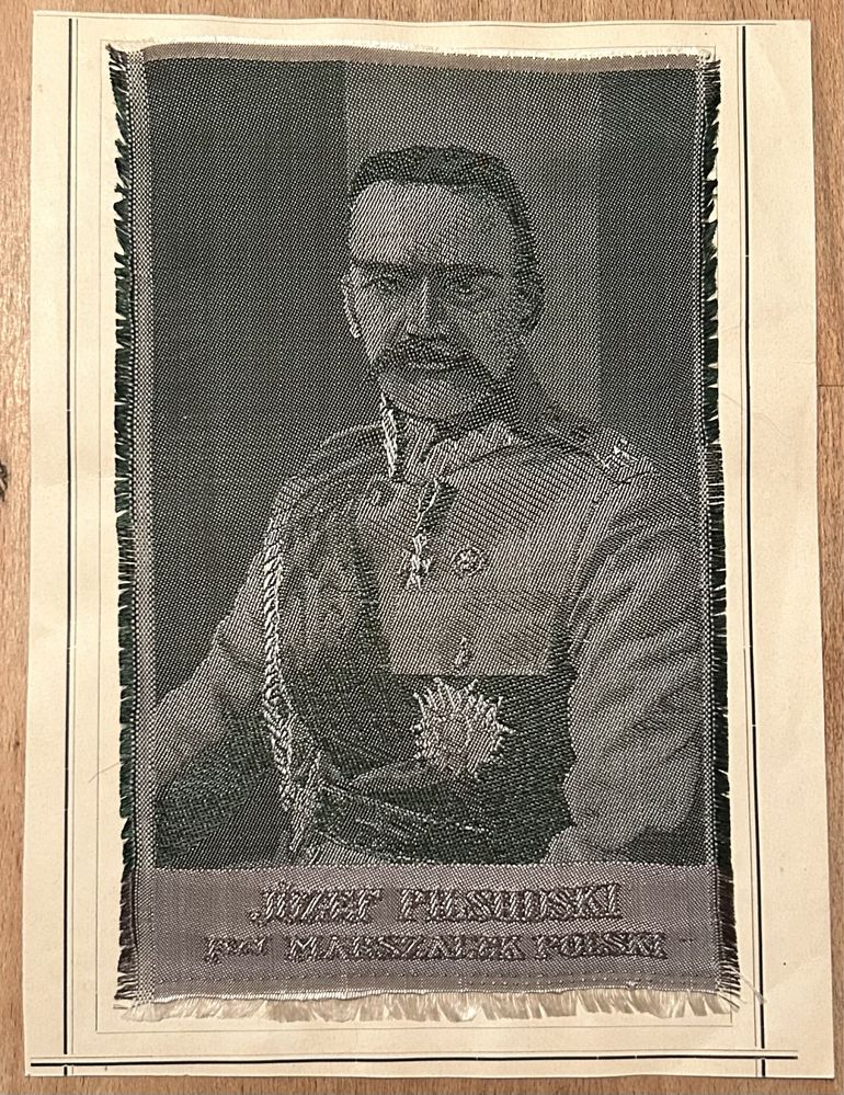 Portret Marszałka J. Piłsudskiego jedwabiem haftowany 1935 rok.