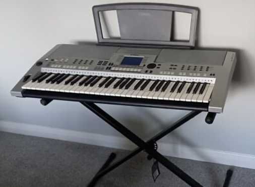 Yamaha PSR S550-em perfeito estado!