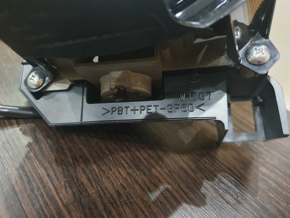 Бі-ксенонова лінза європейська взборі з рамкою і проводкою (R) Mazda 3