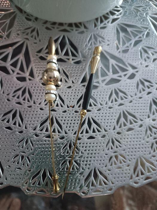 Stare szpilki do kapelusza