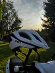 kask rowerowy biały