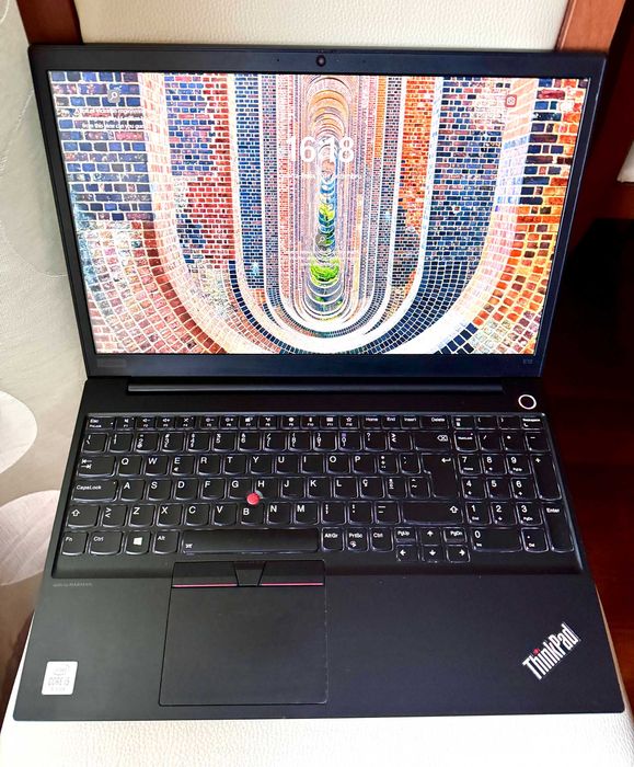 Lenovo ThinkPad E15 15.6"FHD/i5-10210u Quad Core/16Gb Ram/2 Discos=1TB