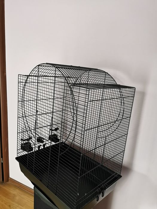Klatka dla ptaków Emma czarna

Klatka wykonana z drutu malowanego pros