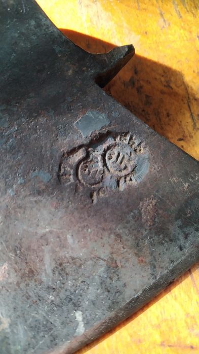 Топор старинный звенит