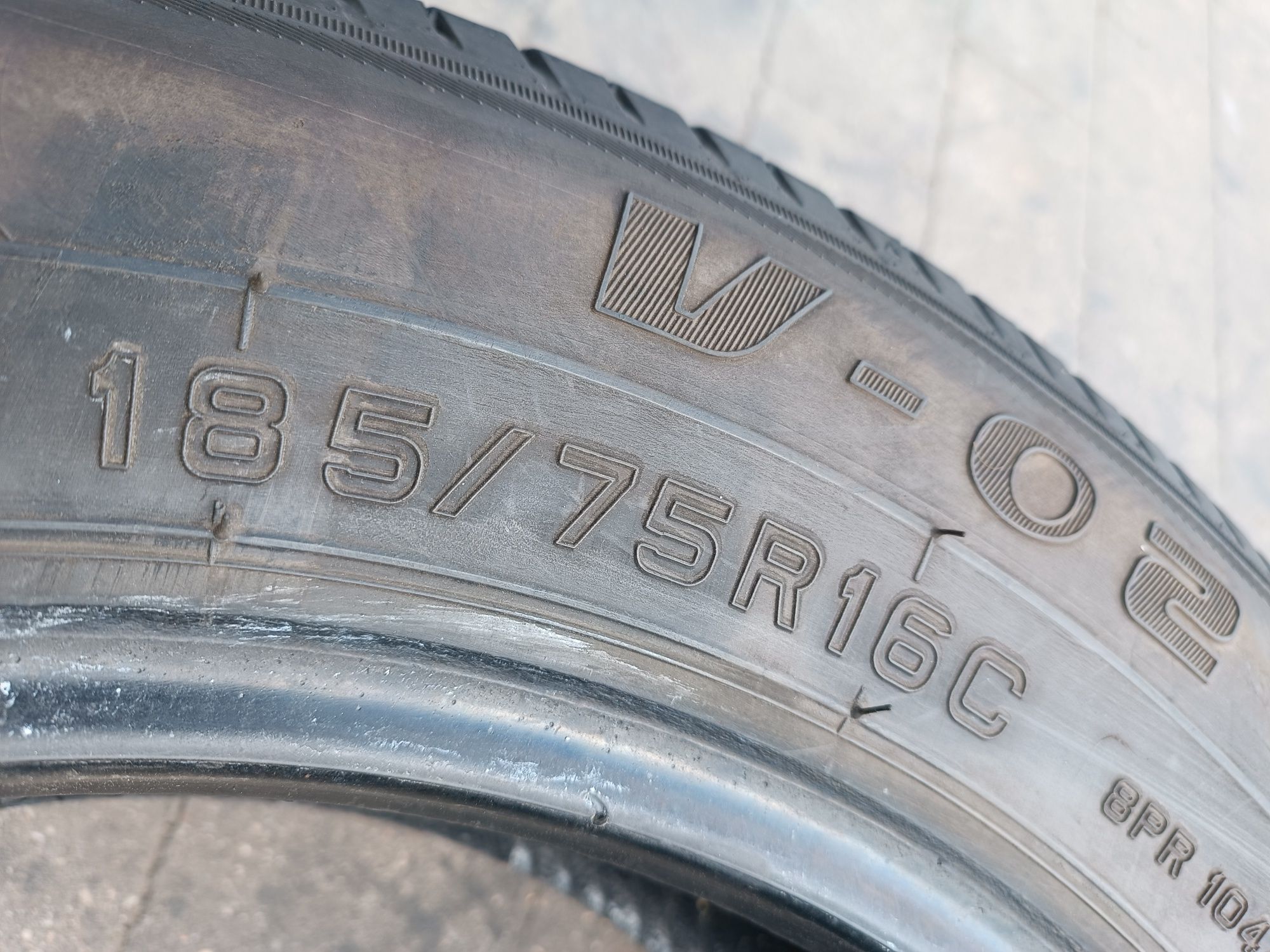 185/75R16C Ovation V-02
