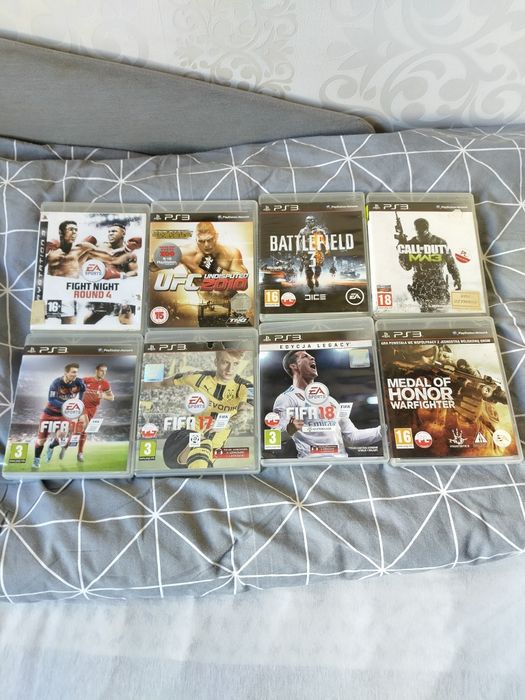 Sprzedam PS3, jeden orginalny pad plus zestaw gier, pełne okablowanie