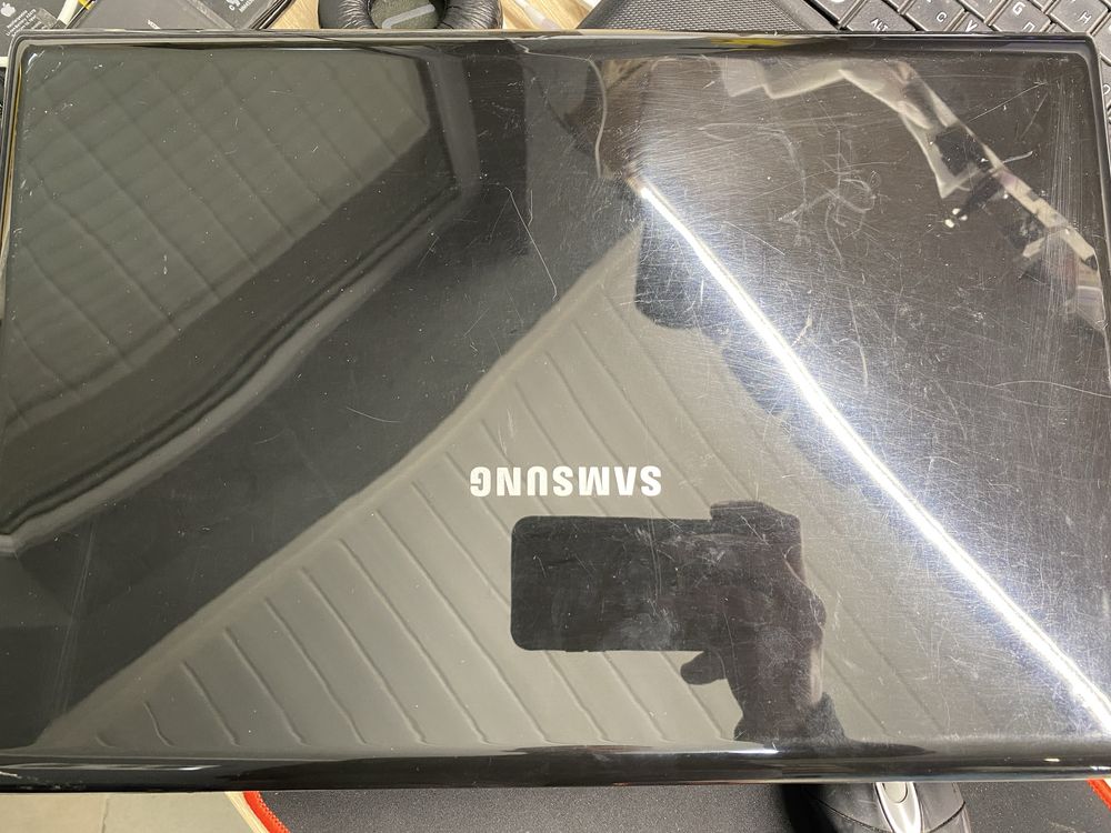 Ноутбук Samsung R518
