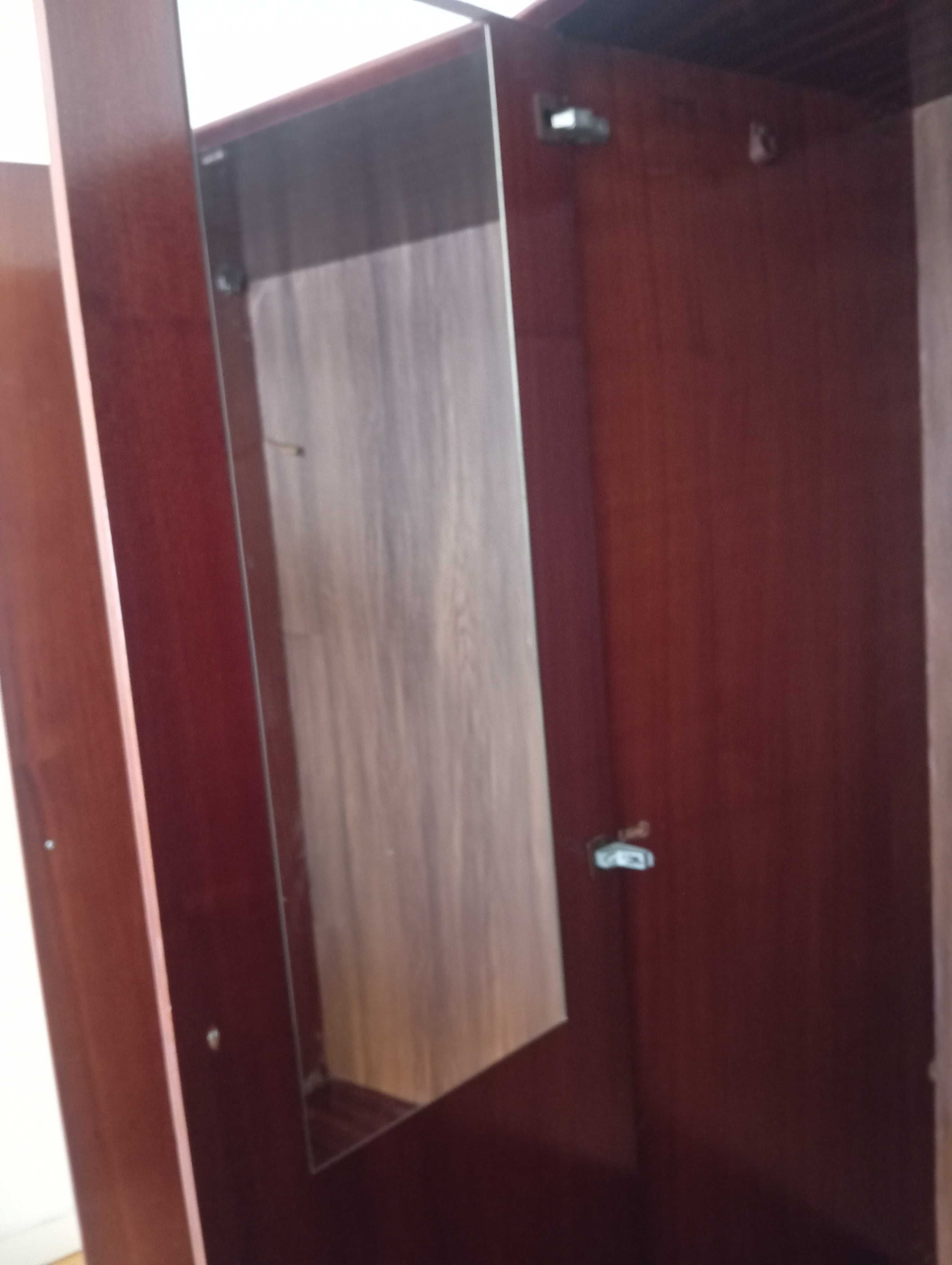 Guarda roupa 3 portas