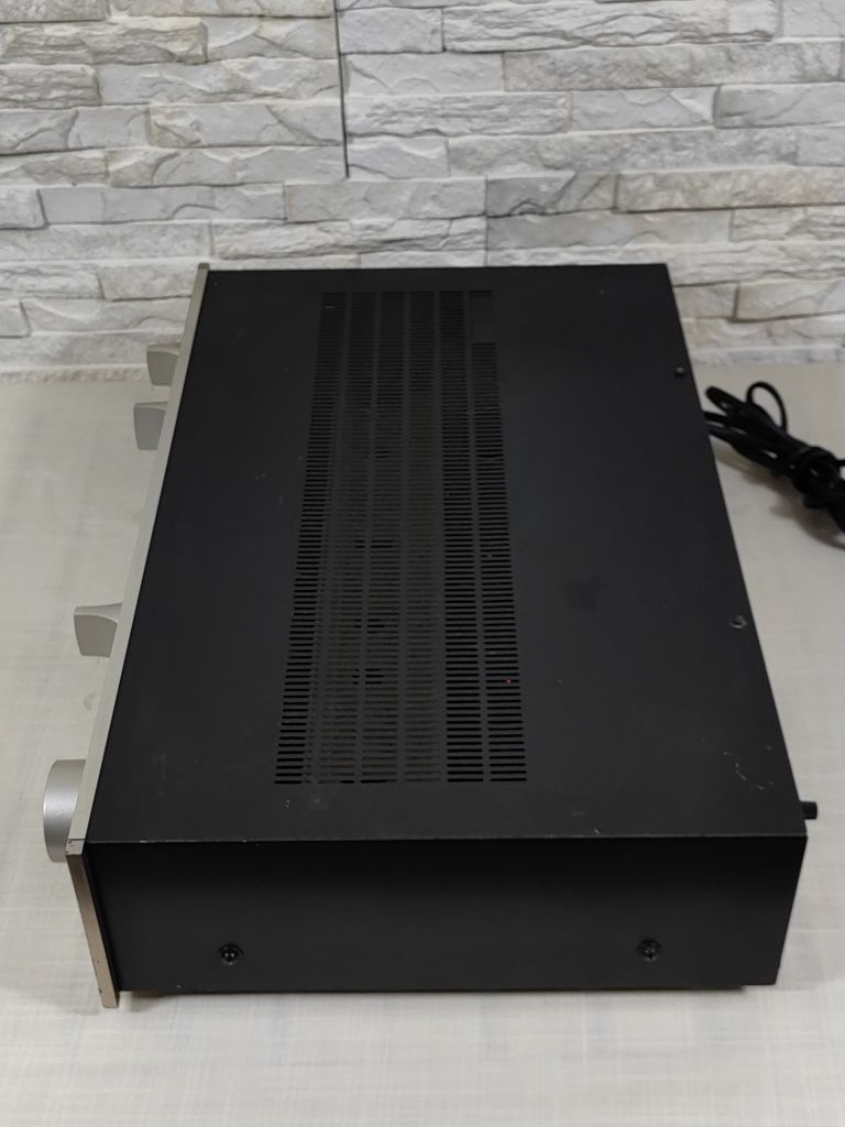 Luxman L-210 Kultowy wzmacniacz stereo