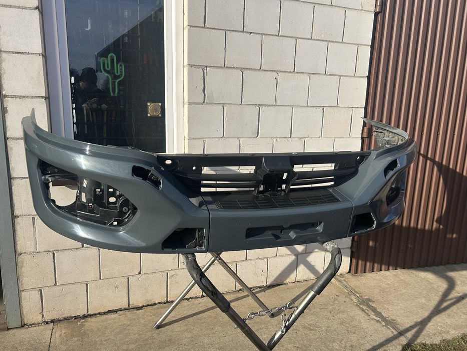 Zderzak iveco daily 22 r lift w kolor !