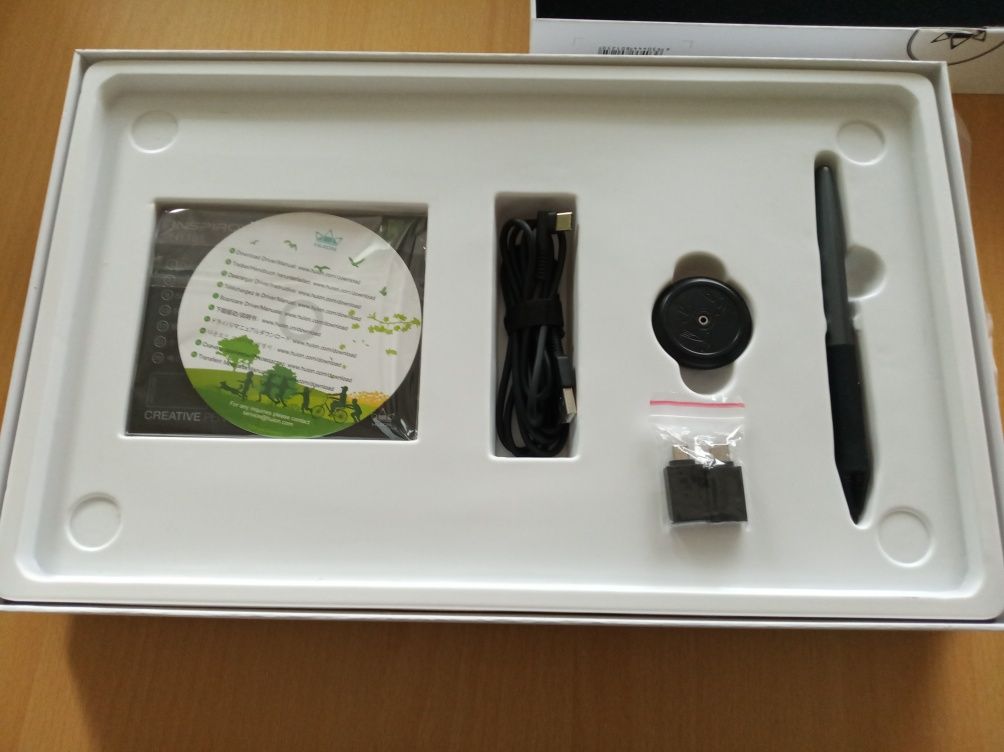 Nowy tablet rysunkowy Huion Inspiron H1161 plus rękawica1