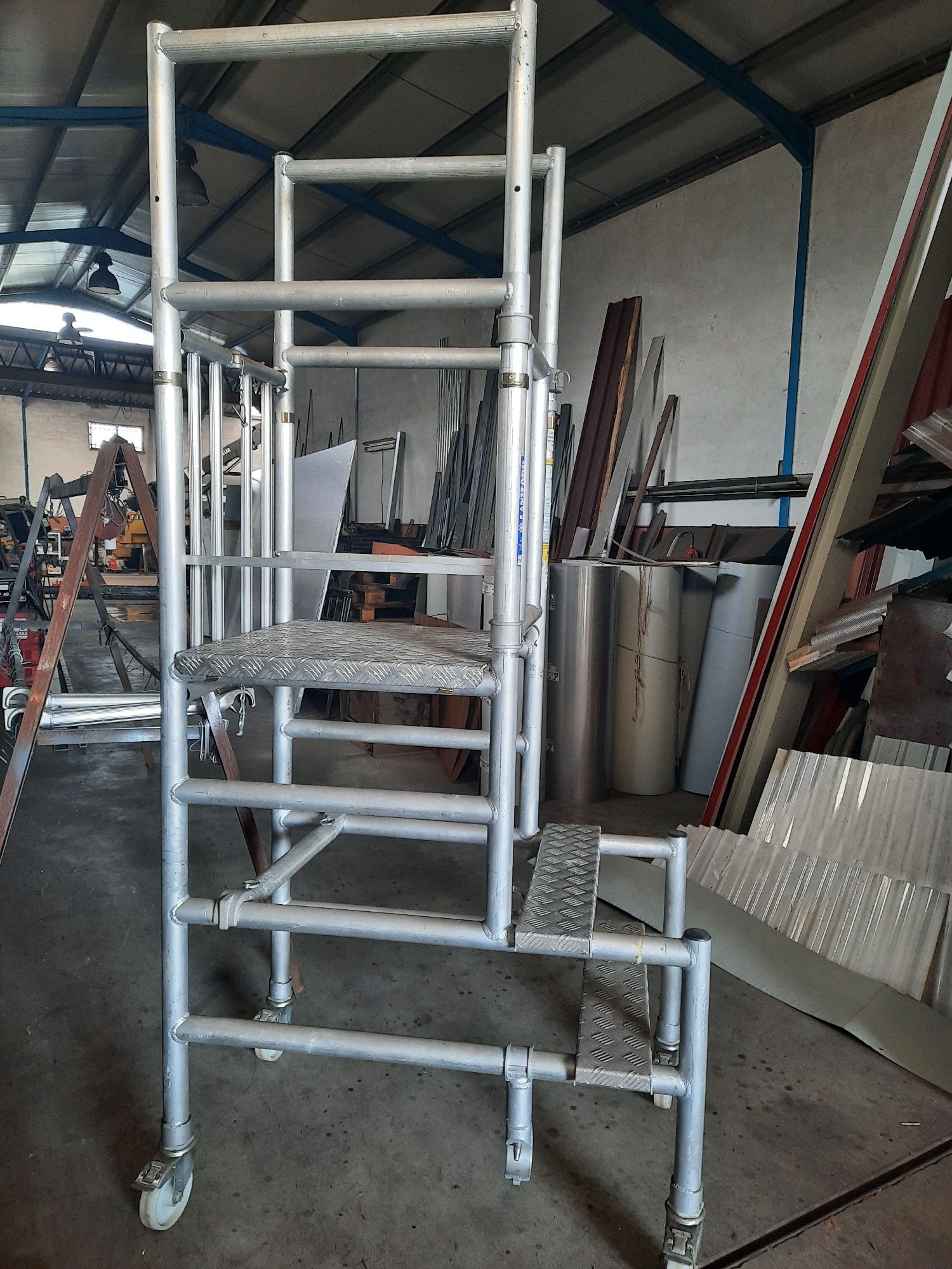 Andaime aluminio com rodas