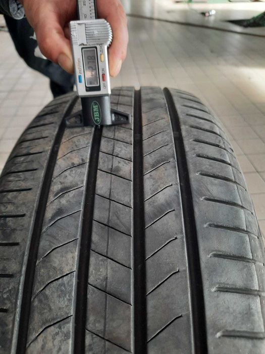 Pneu com 17000 km da marca Nexen