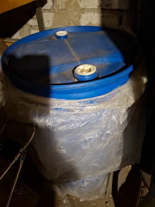 Продам пластикові бочки