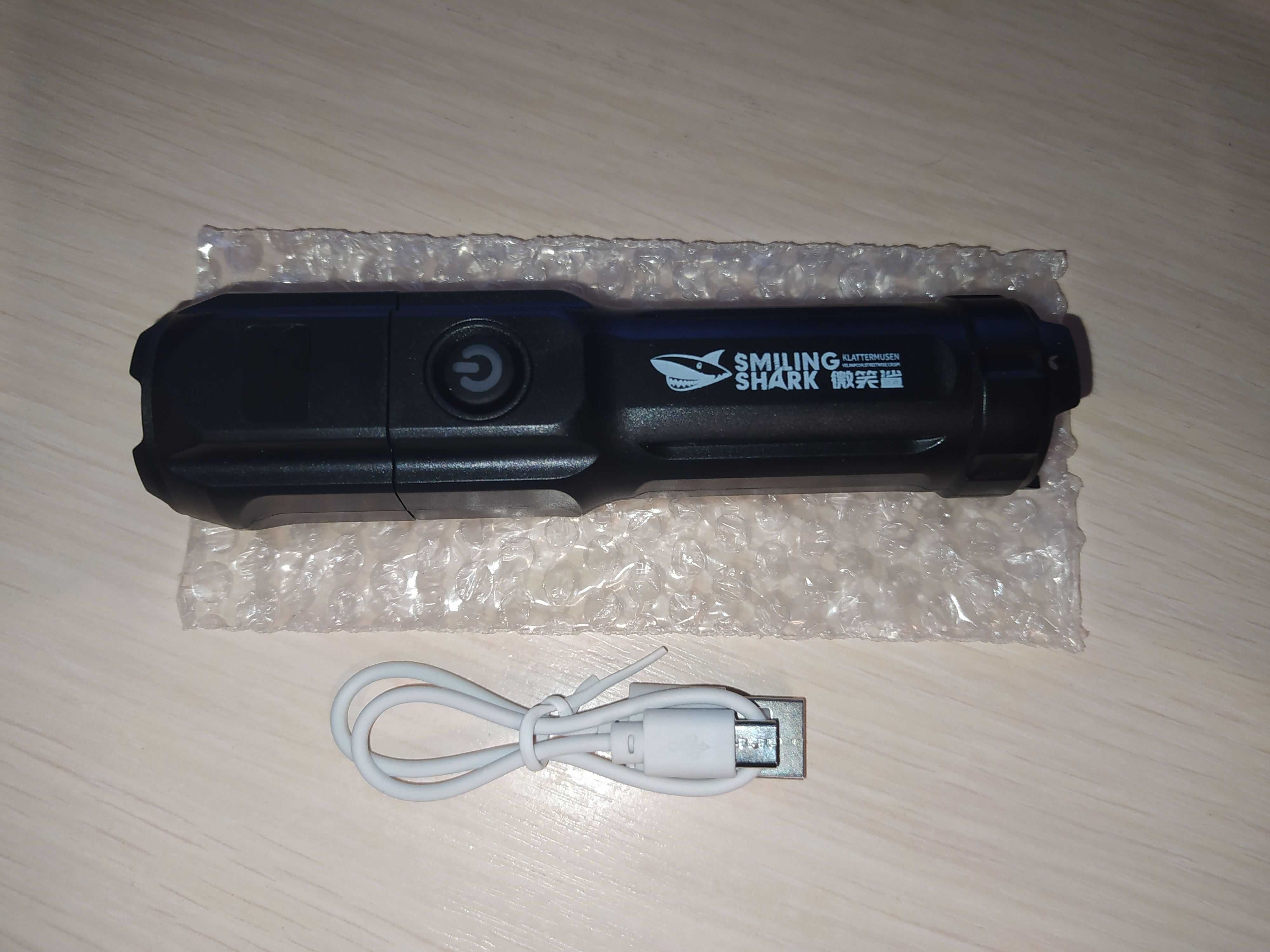 Світлодіодний акумуляторний міні-ліхтарик Smiling Shark 622A