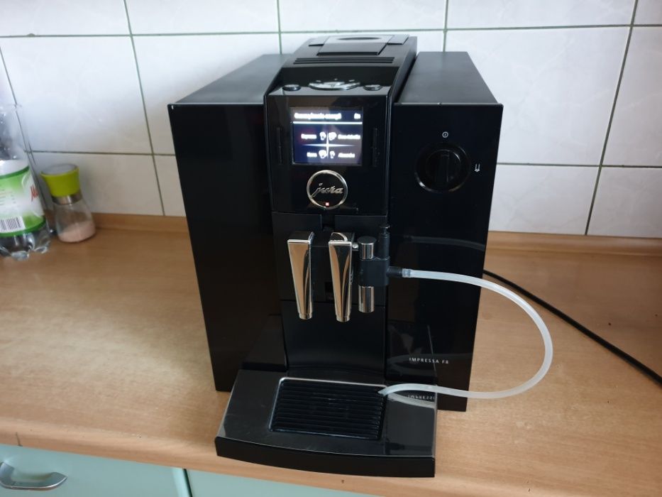 Ekspress Jura F8 - 3048 kaw - 6 mies gwar