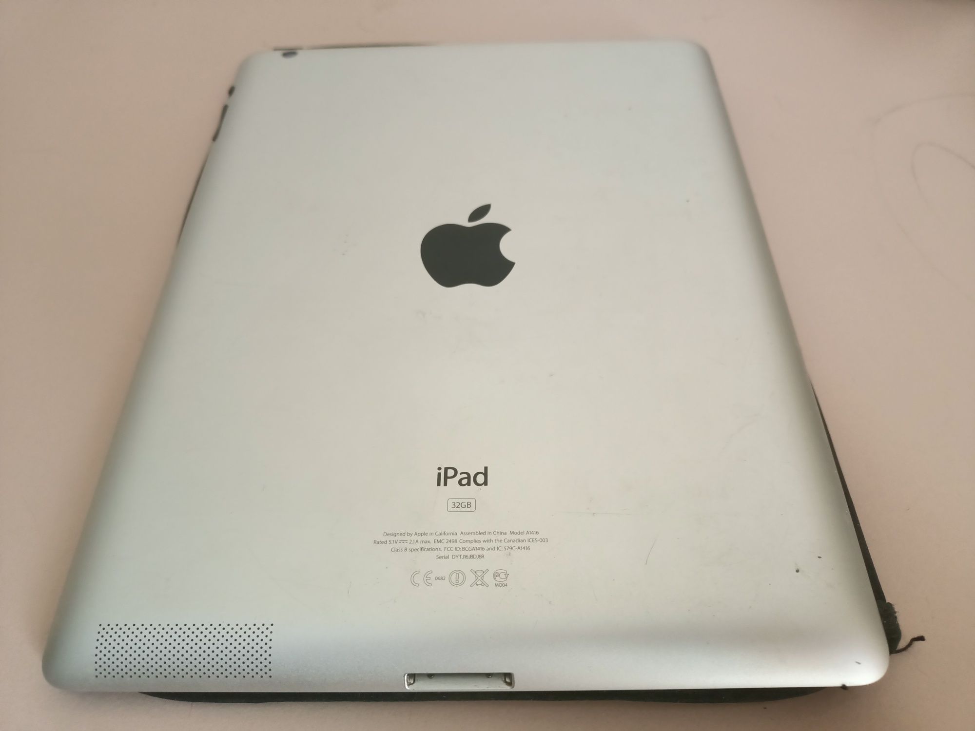 Планшет Apple New iPad (iPad 3) Wi-Fi