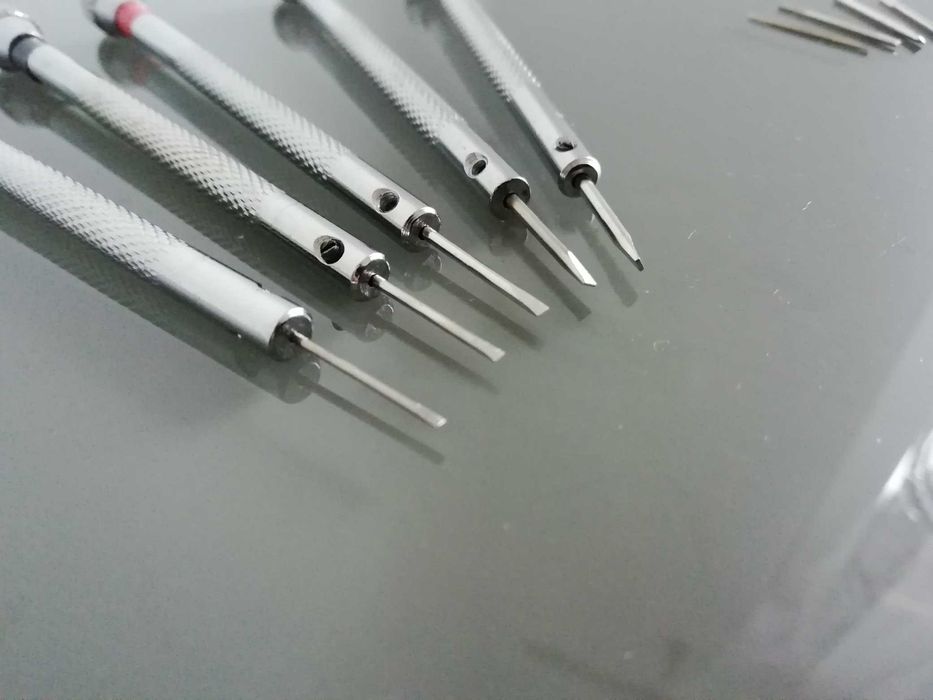 Wkrętaki zegarmistrzowskie - zestaw 5 sztuk + groty wymienne