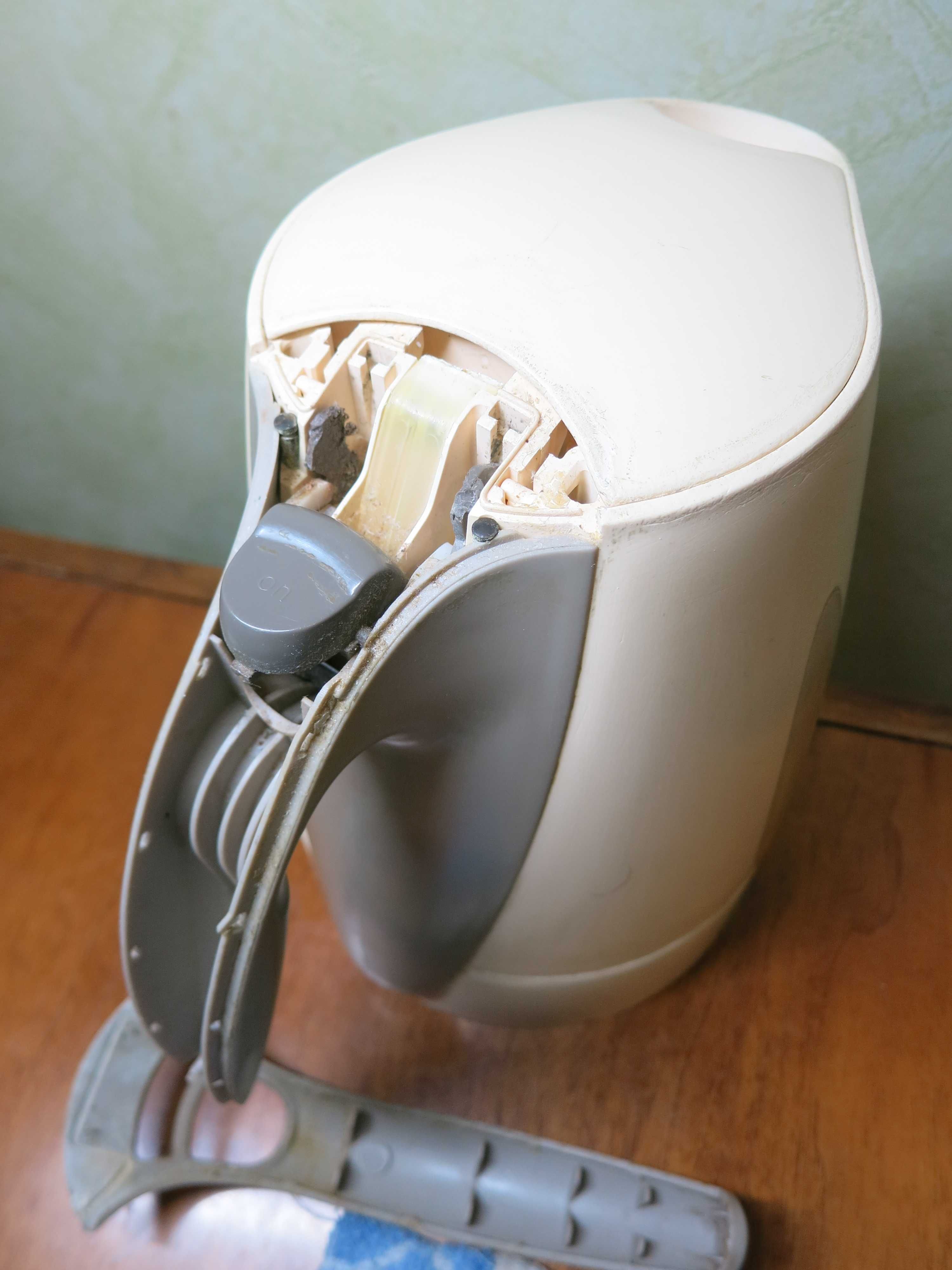 Электрочайник Braun WK 210 на запчасти