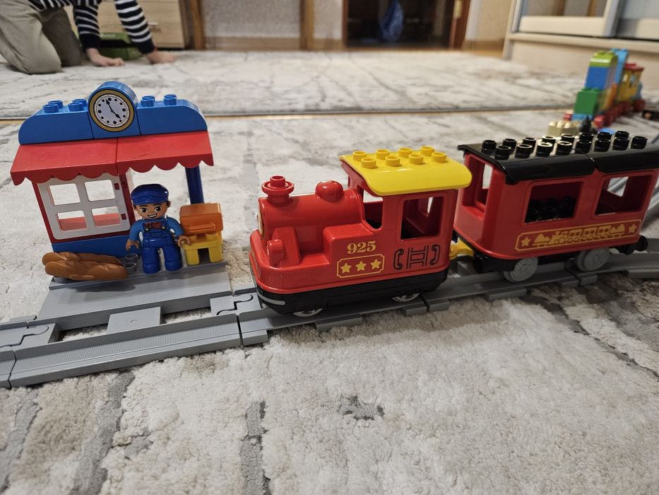 Lego Duplo 10874 паровий поїзд і Лего Duplo  Залізничний міст і рейки