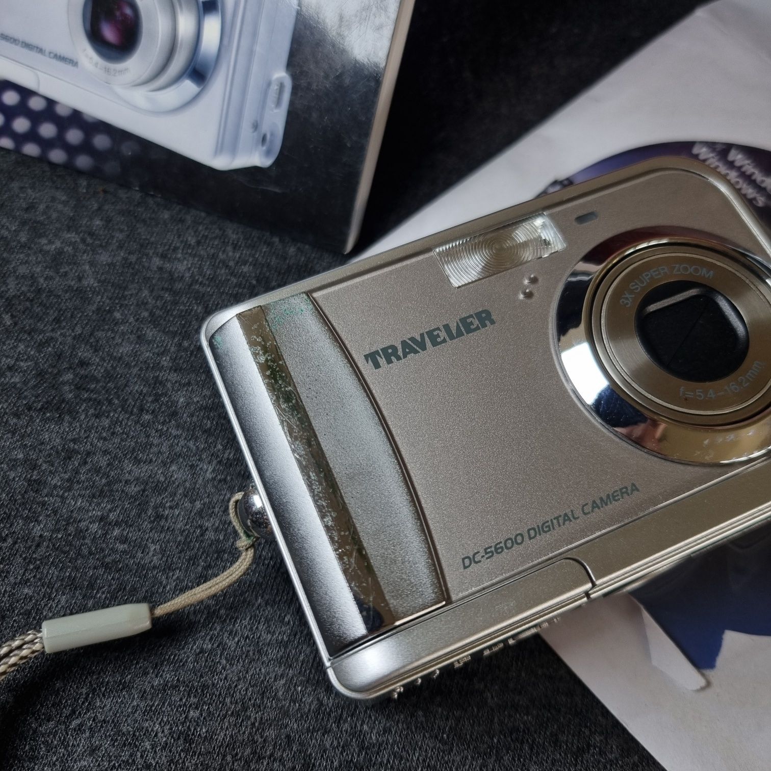 Traveler DC-5600 – Pełen zestaw z pudełkiem!