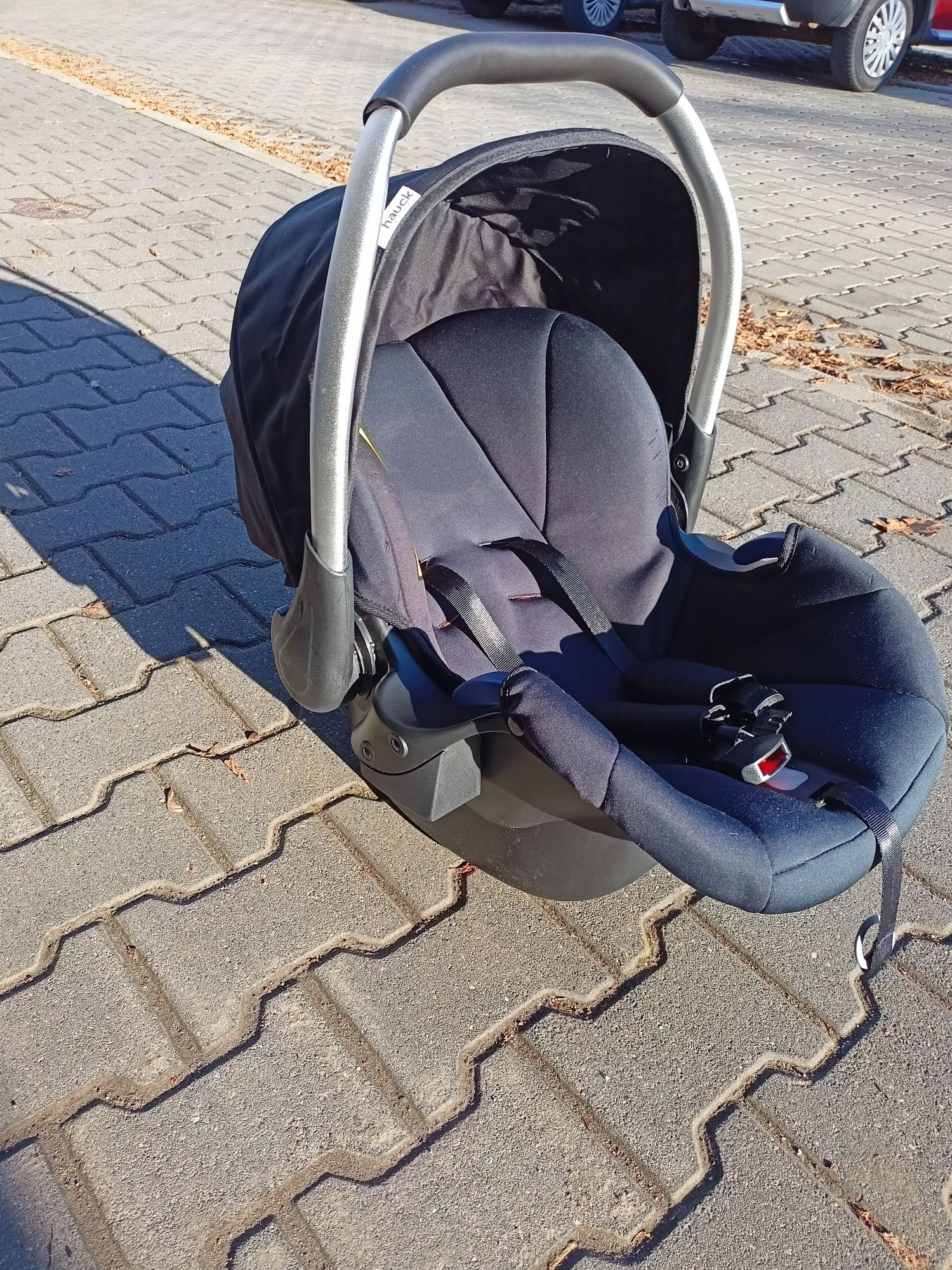 Hauck Comfort Fix z bazą Isofix od 0 do 13 kg