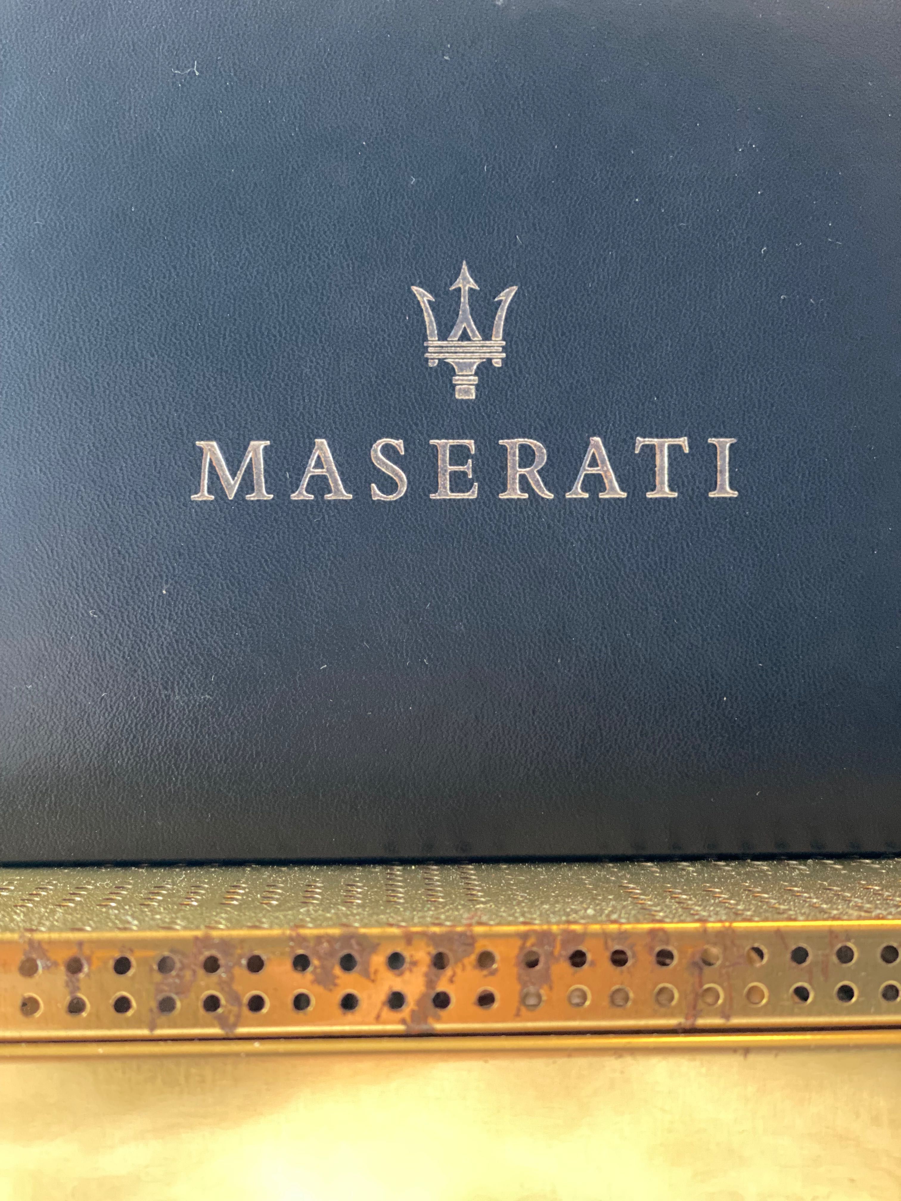 Relógio Prateado marca Maserati